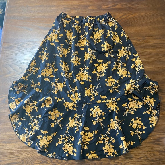 Black Skirt with Golden Floral Pattern - Picture 2 of 4